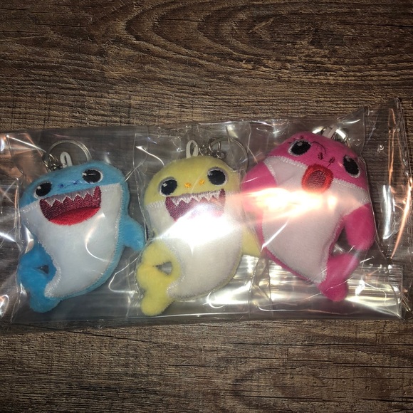 3 Baby Shark Keychains - Picture 2 of 2